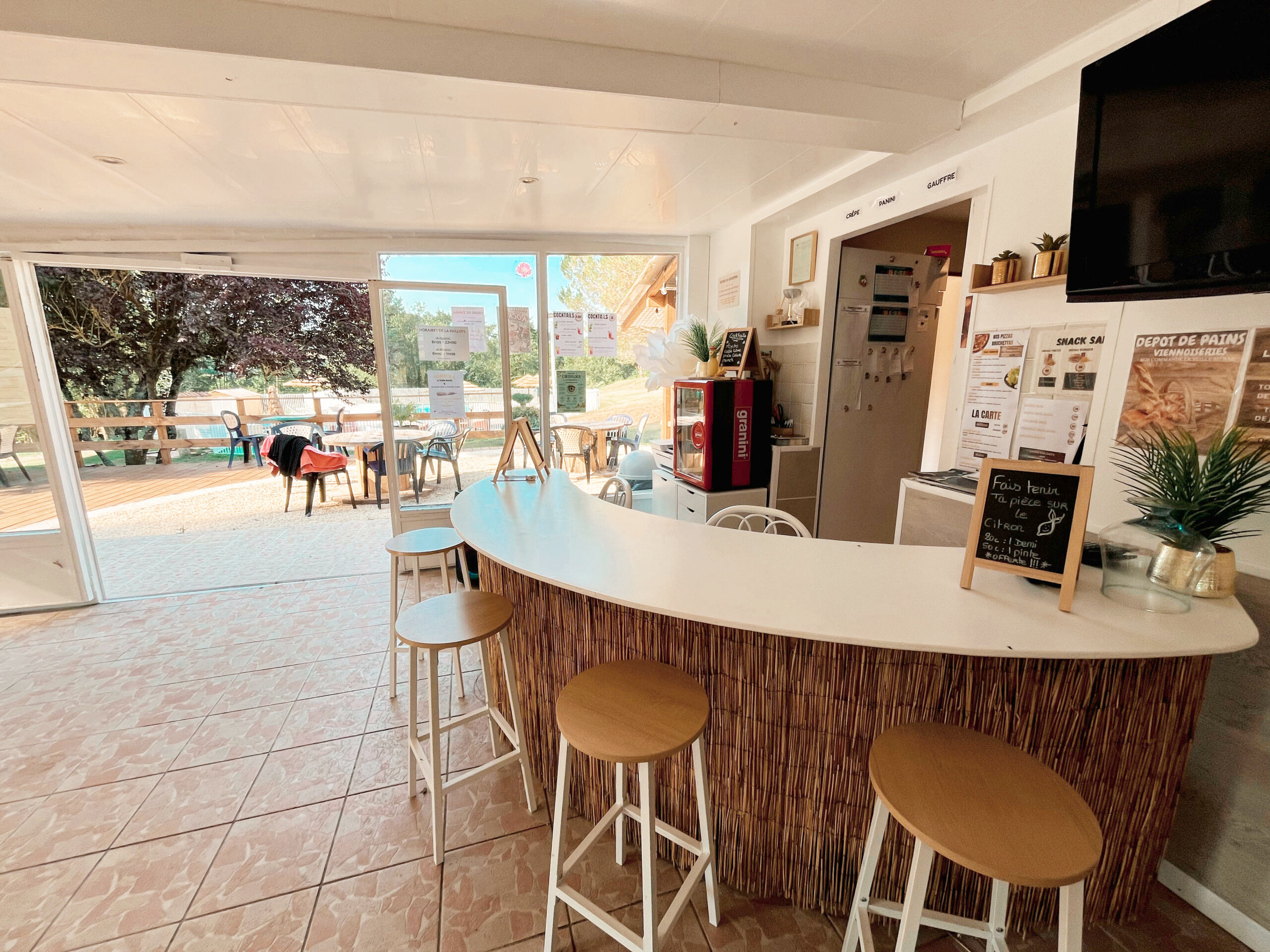 restaurant paillote Camping des Pivolles, Camping proche de Vienne